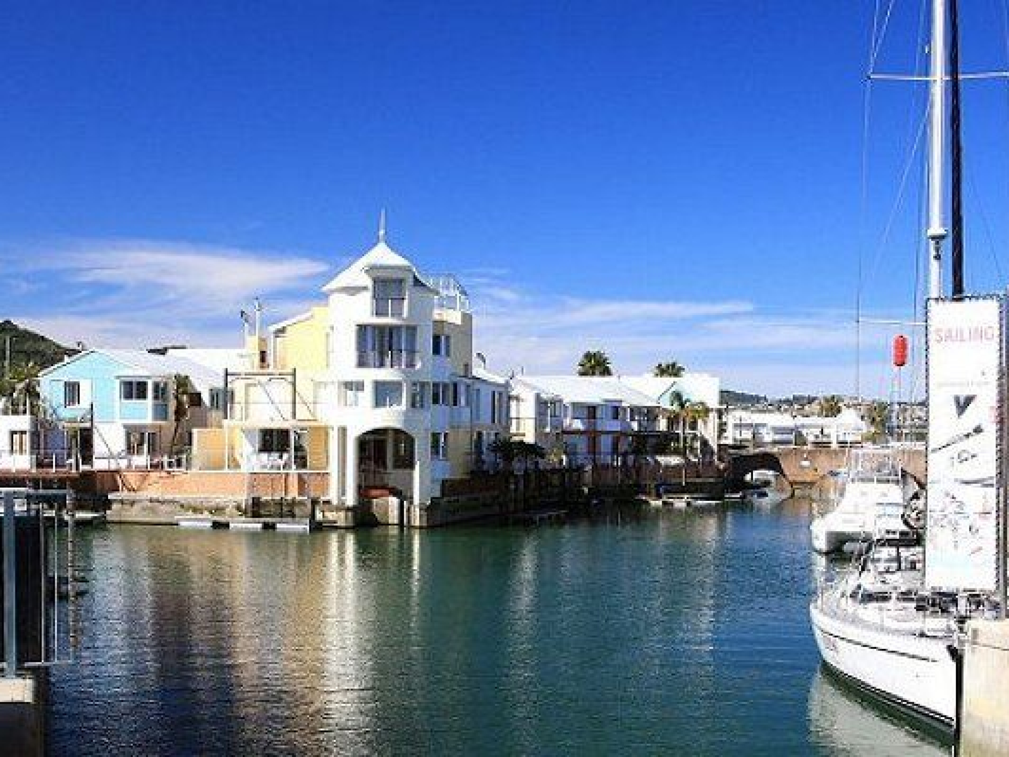 knysna harbour and knysna quays